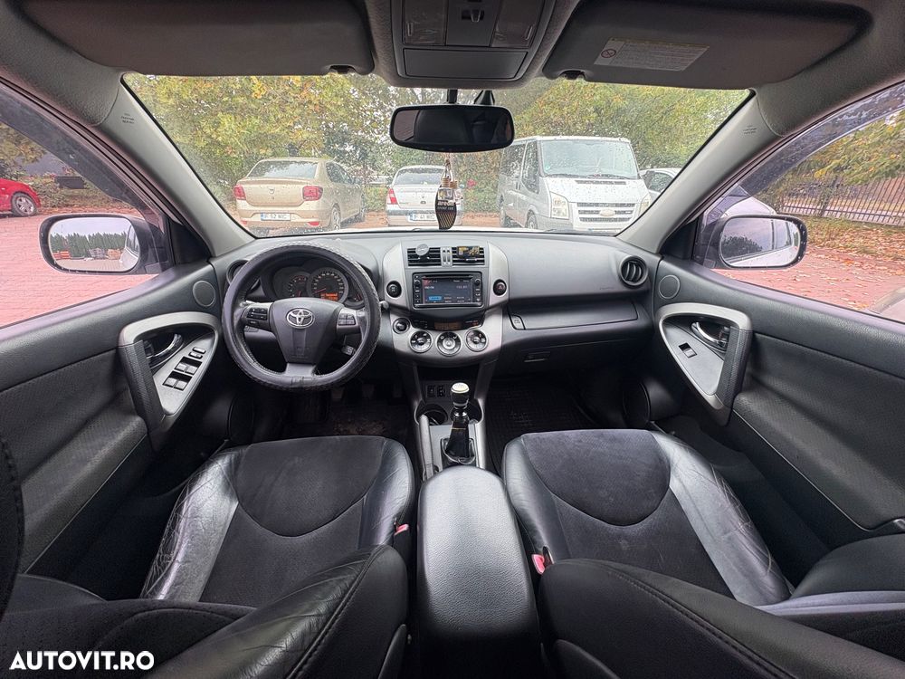 Toyota RAV4 - 6