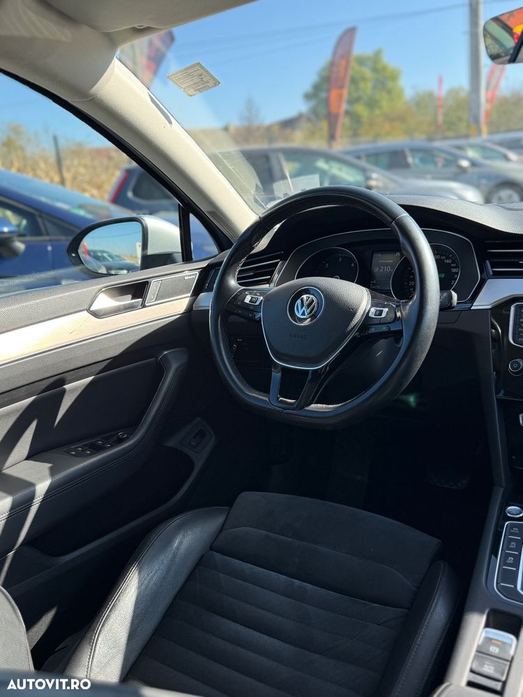 Volkswagen Passat 2.0 TDI DSG Highline - 12