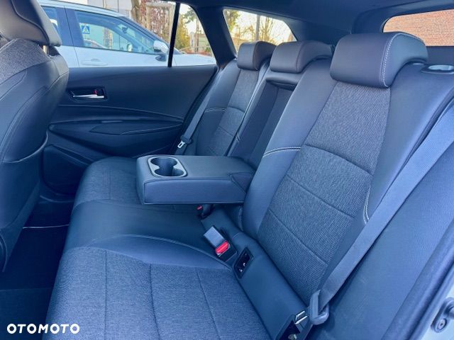 Toyota Corolla 1.8 Hybrid Style - 23