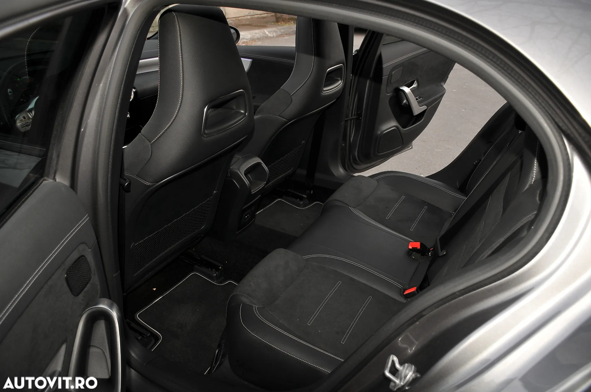 Mercedes-Benz A 220 d 4Matic 8G-DCT AMG Line - 13