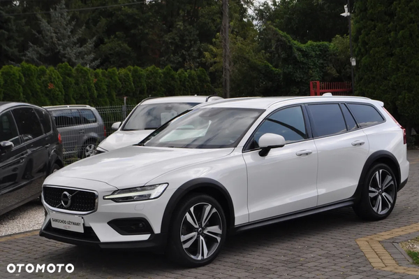 Volvo V60 Cross Country Pro T5 AWD