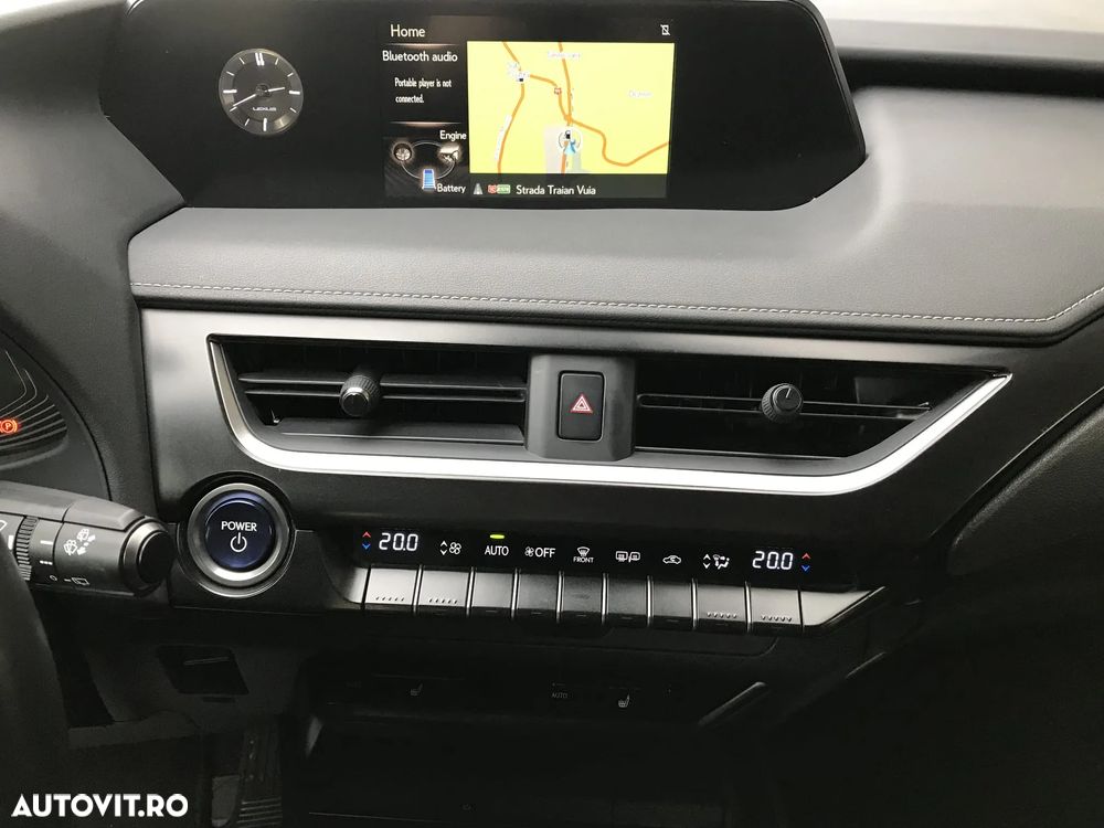 Lexus UX 250h (E-FOUR) Business Edition - 6