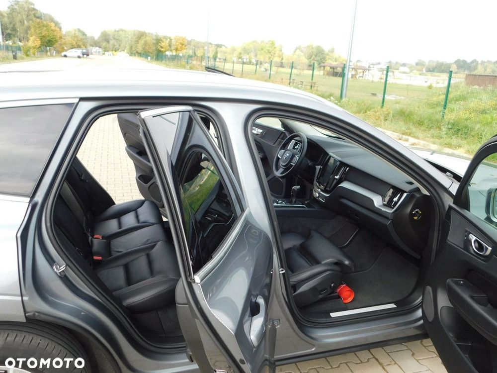 Volvo XC 60 D3 Momentum Pro - 9