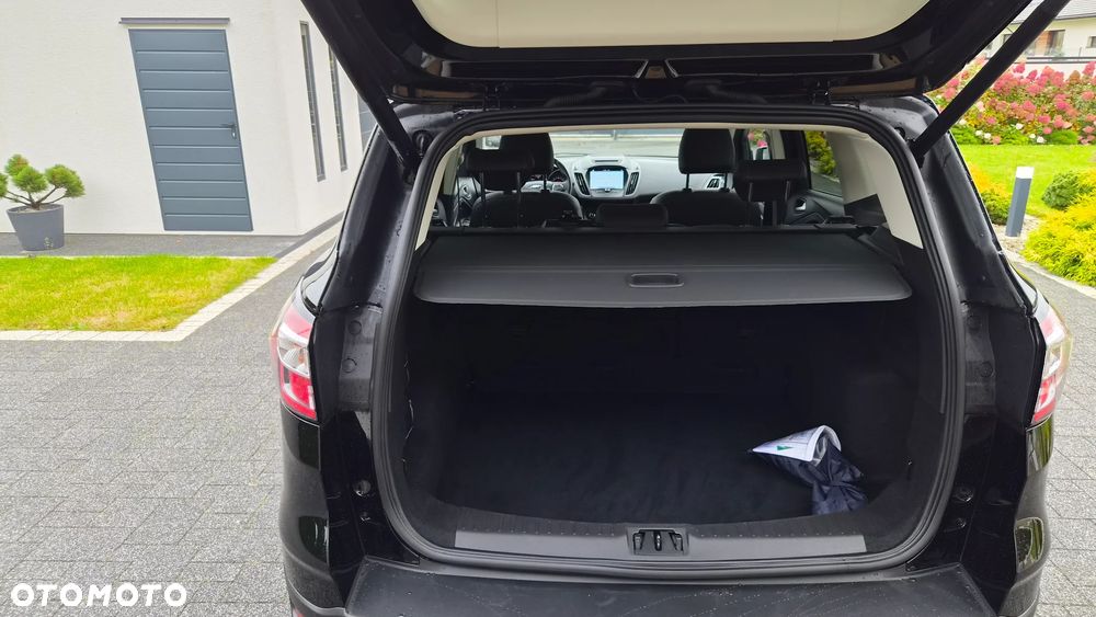 Ford Kuga 1.5 EcoBoost 2x4 Titanium - 35