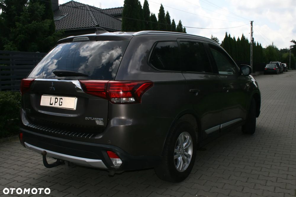 Mitsubishi Outlander - 31
