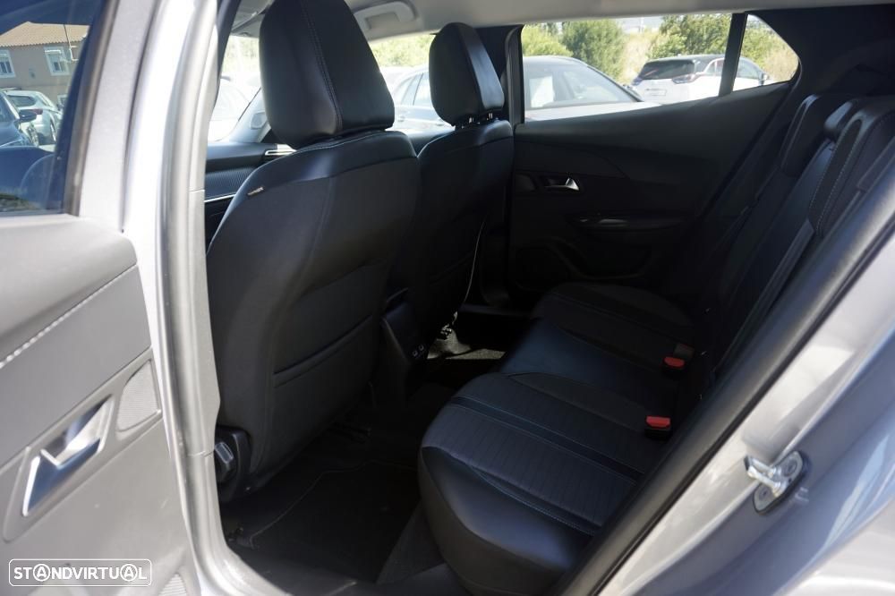 Peugeot 2008 1.2 PureTech Allure - 5