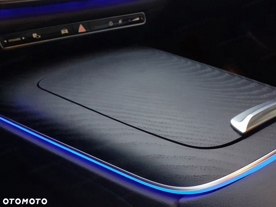 Mercedes-Benz Klasa E 220 d mHEV 4-Matic AMG 9G-Tronic - 19