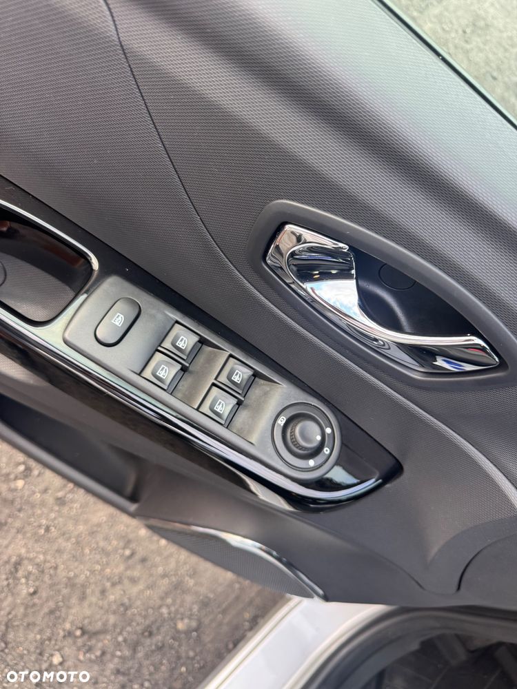 Renault Captur - 32