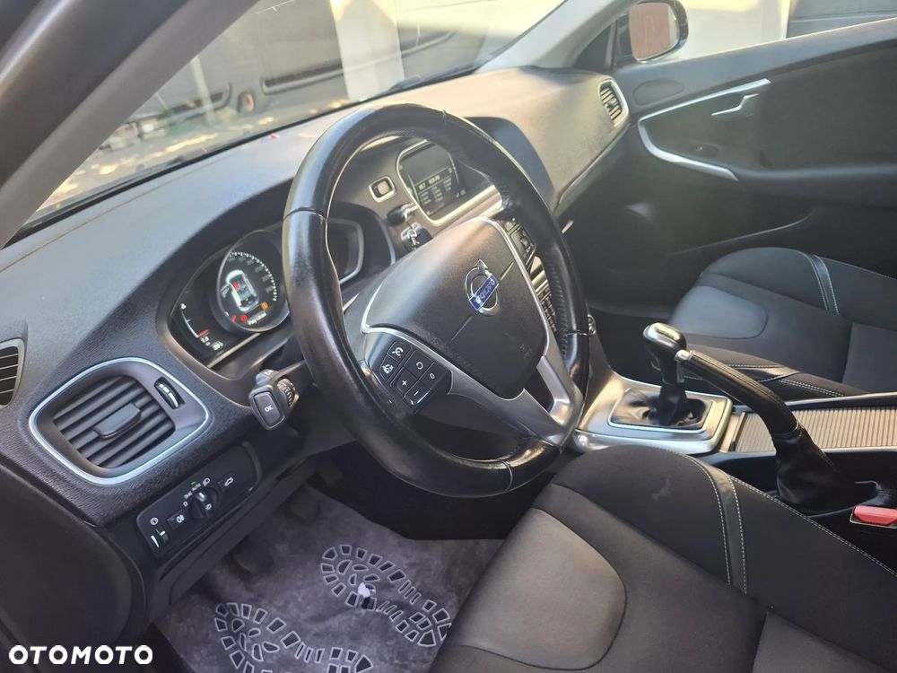 Volvo V40 D4 Momentum - 2
