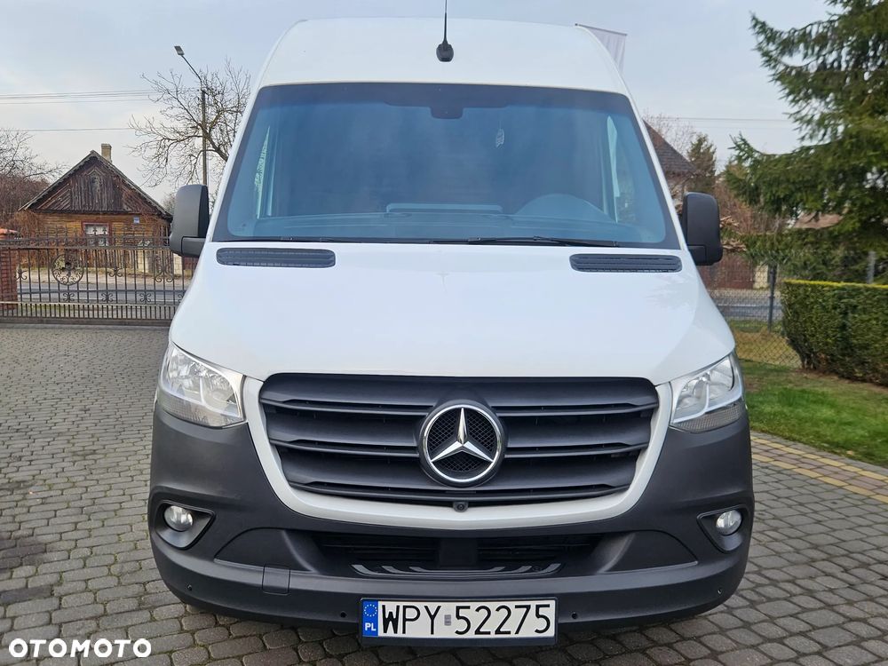 Mercedes-Benz Sprinter - 2