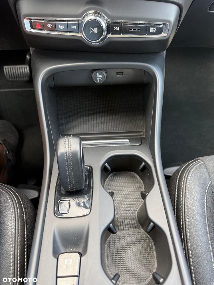 Volvo XC 40 D4 AWD Geartronic Momentum - 15