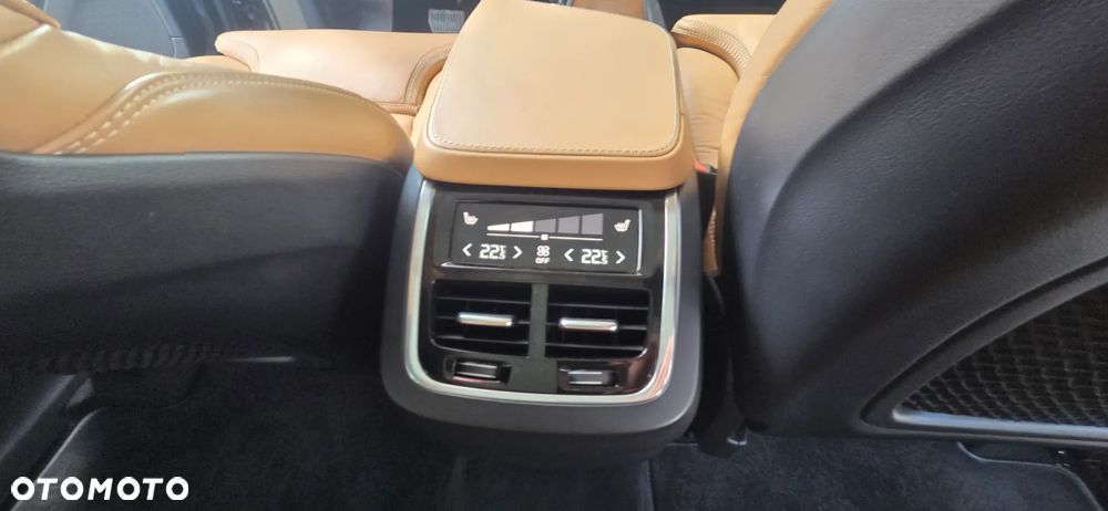 Volvo XC 90 D5 SCR AWD Inscription - 34