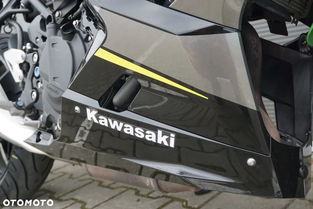 Kawasaki Ninja 400 - 16