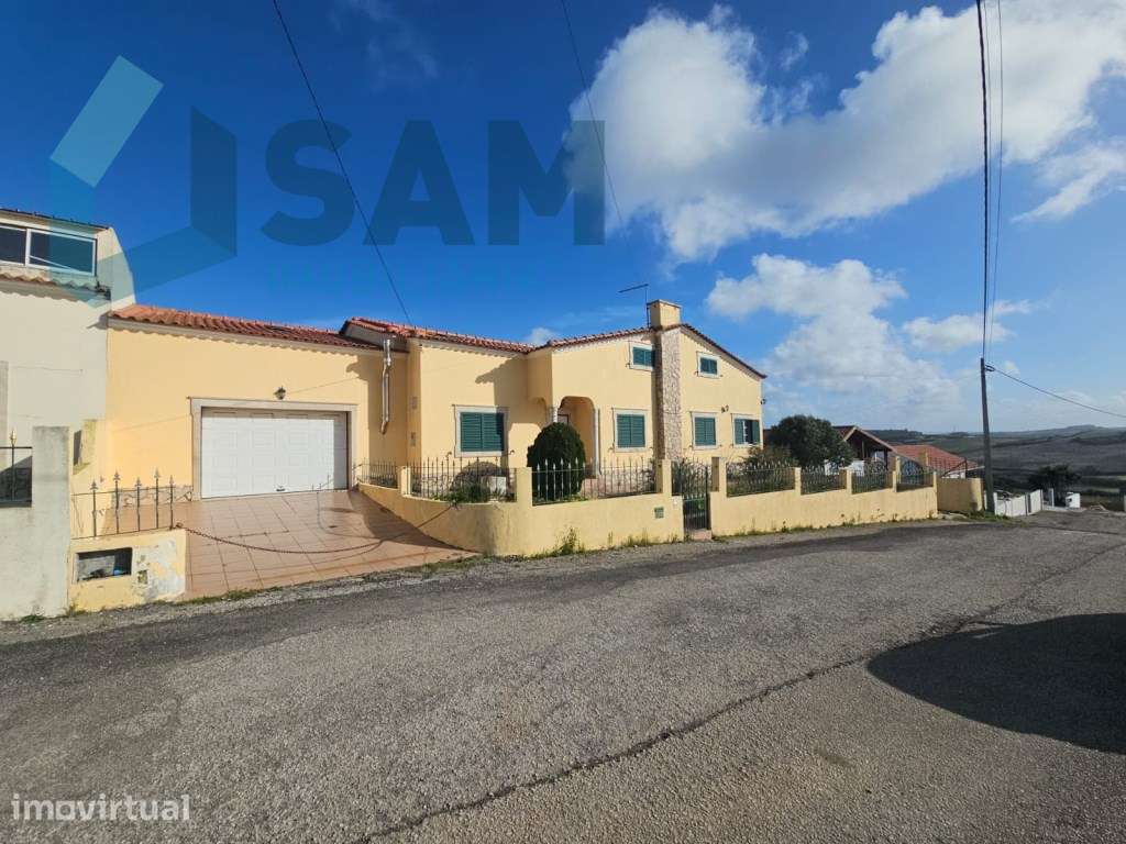 Moradia T3+2 garagem, sótão espaço exterior Lourinhã - Grande imagem: 2/37
