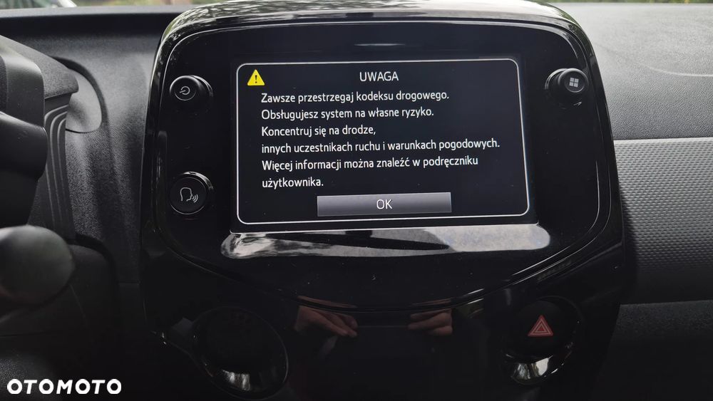 Peugeot 108 VTI 72 Top Style - 26