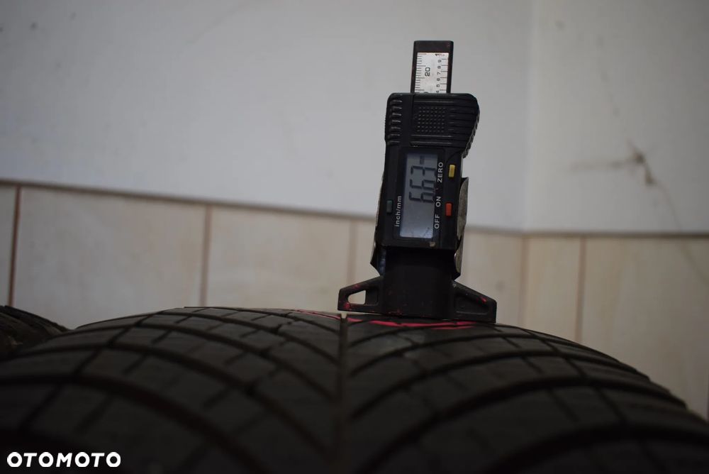 R17C 225/55 Goodyear Vector 4Seasons Cargo MO-V - 4