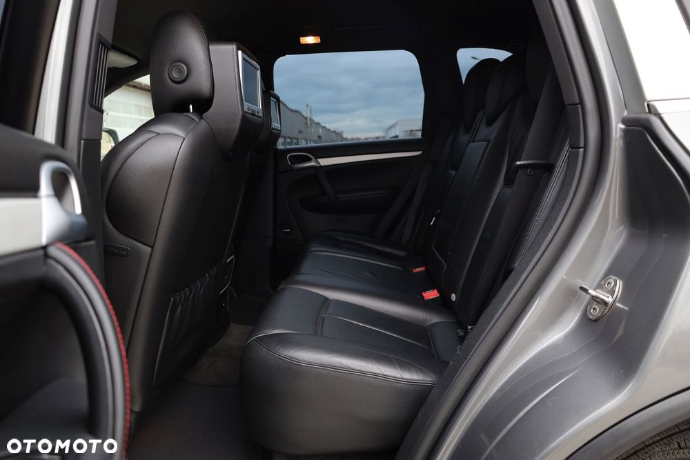 Porsche Cayenne S Tiptronic - 25