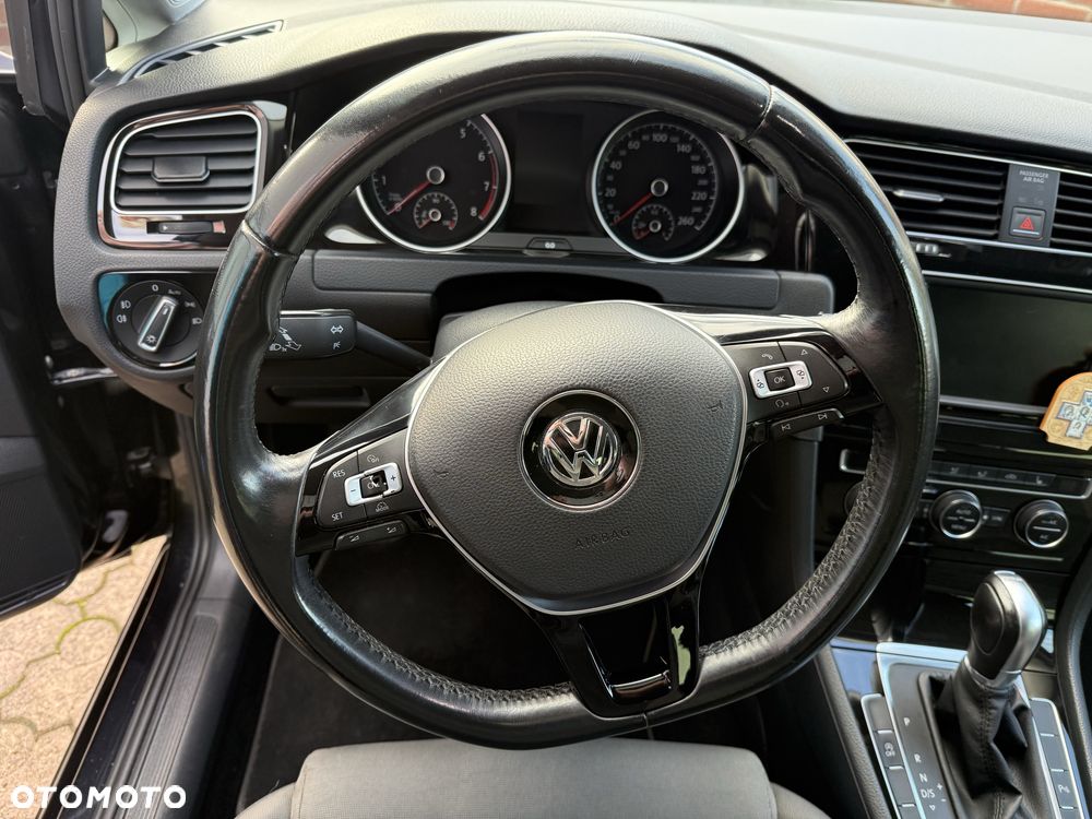 Volkswagen Golf - 4