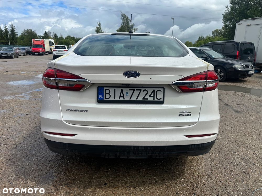 Ford Fusion - 2