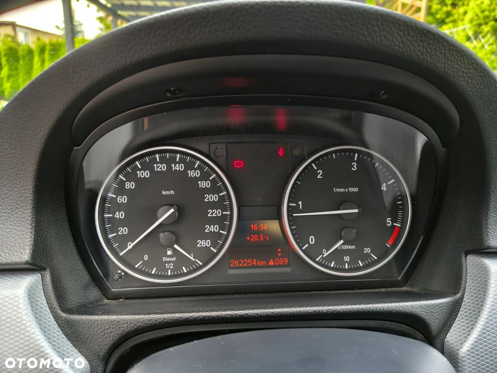 BMW Seria 3 318d DPF Edition Sport - 10