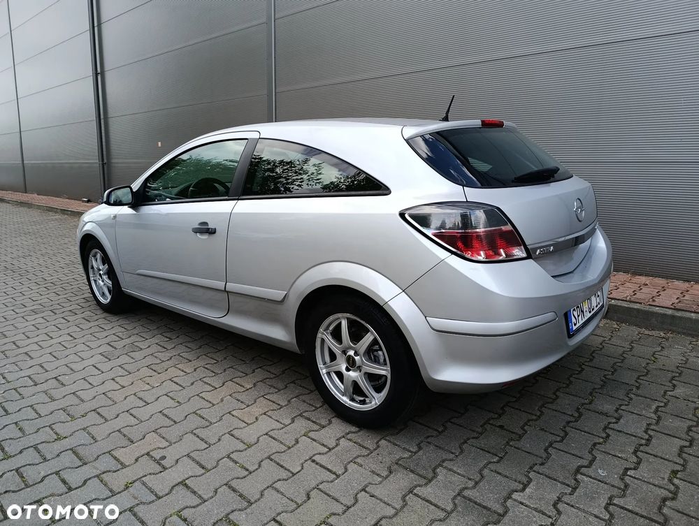Opel Astra 1.4 GL - 21