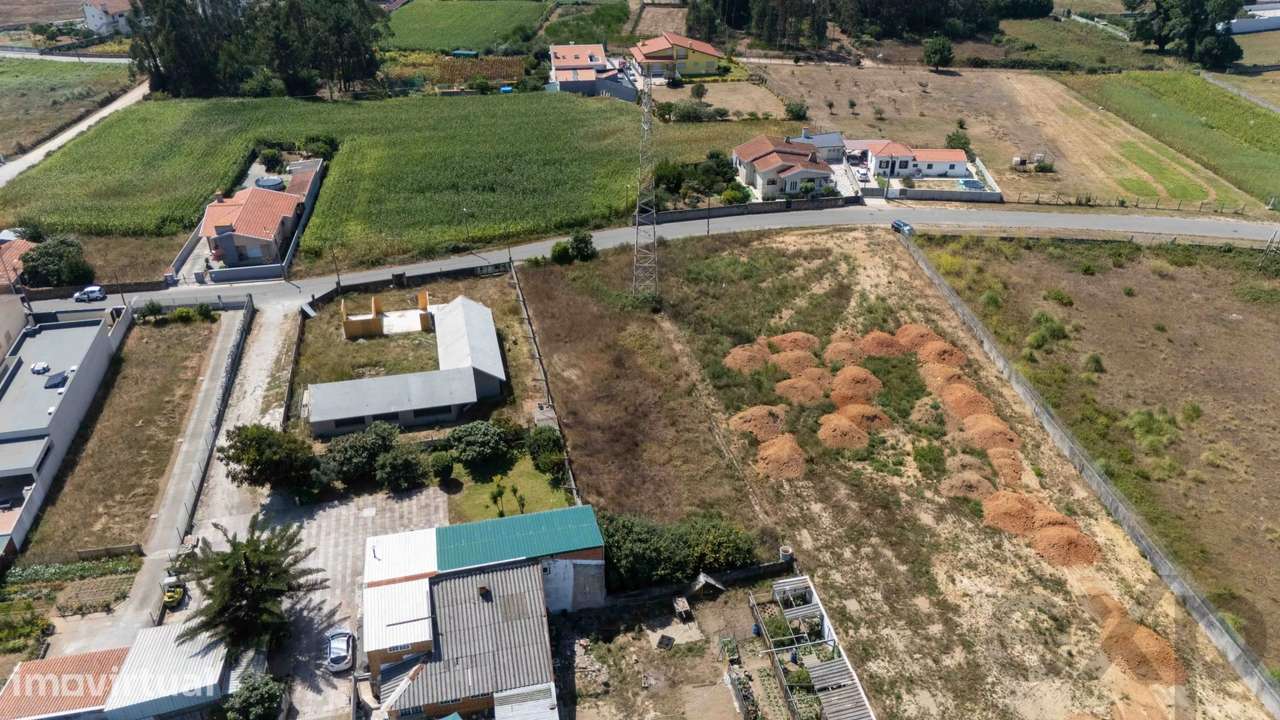 Terreno rústico em zona urbana, em Paramos - Espinho - Grande imagem: 5/12
