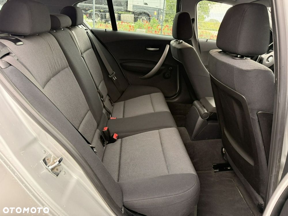 BMW Seria 1 116i - 13