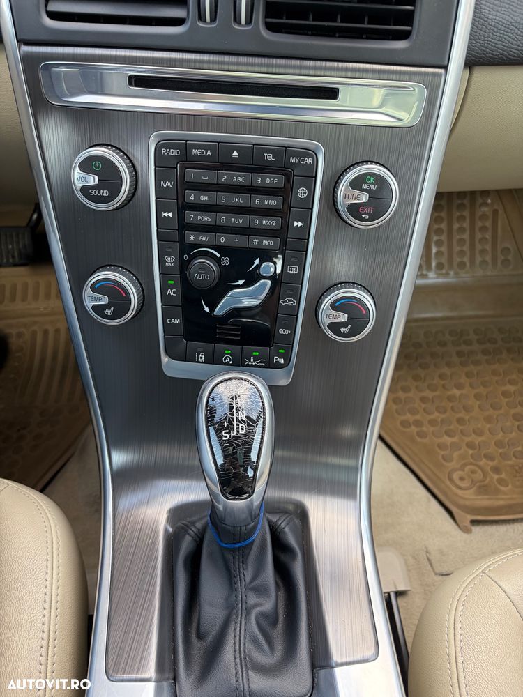 Volvo XC 60 D4 Geartronic Summum - 15
