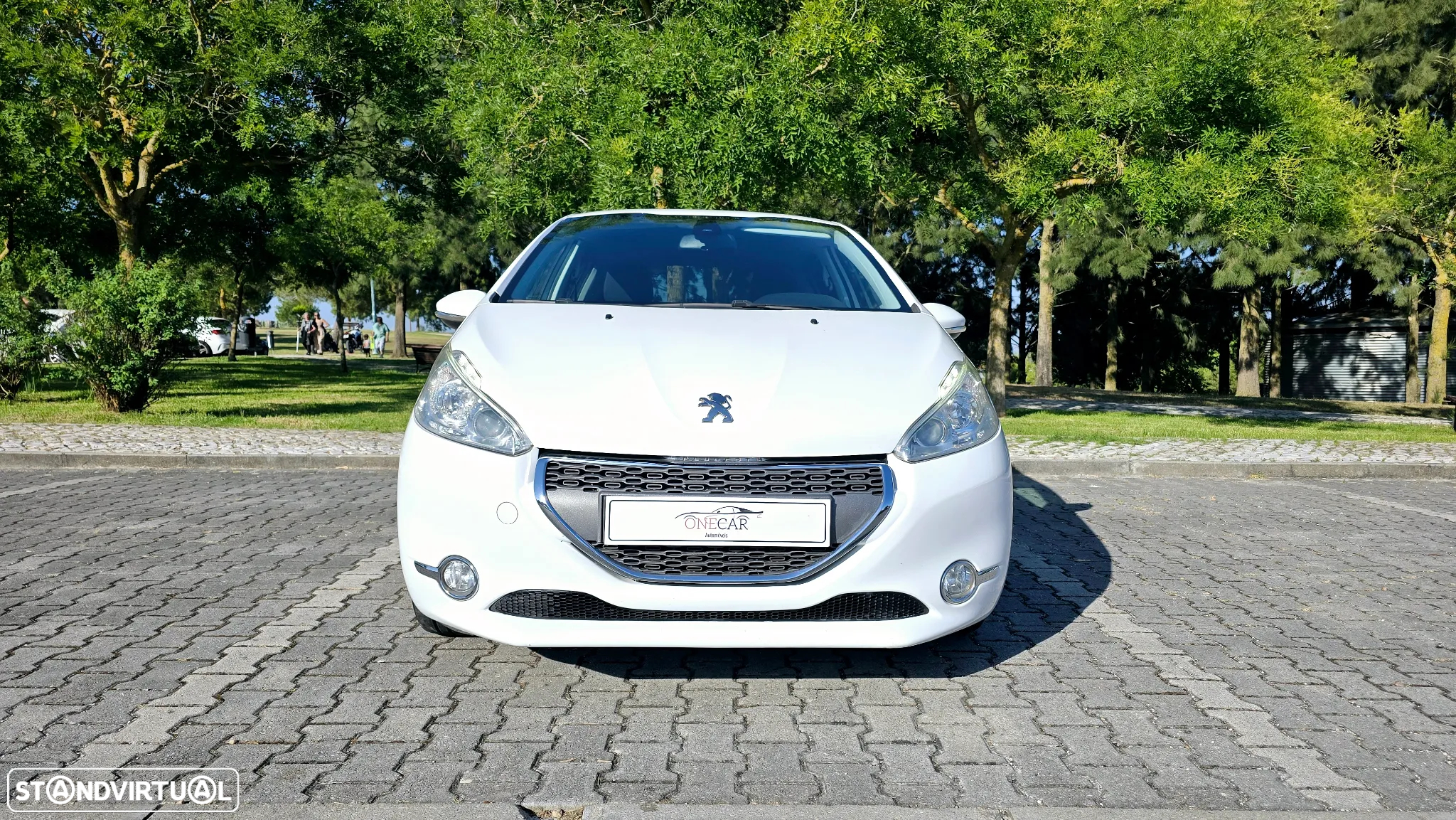 Peugeot 208 1.6 e-HDi Allure 2-Tronic - 2