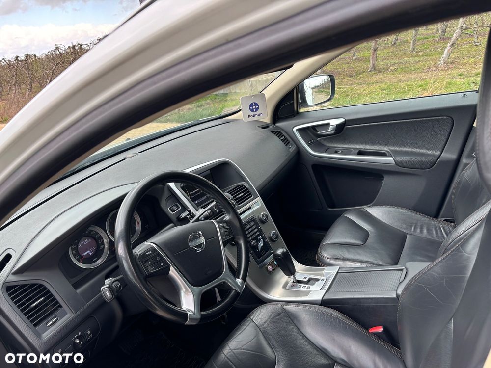 Volvo XC 60 D3 Momentum - 9