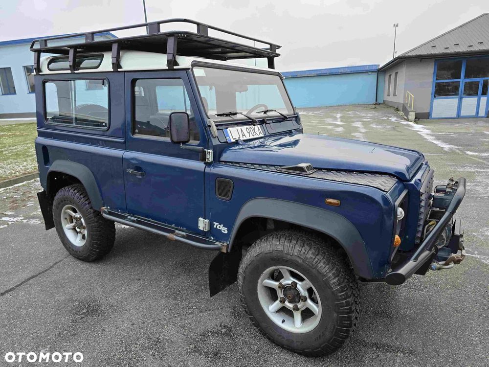 Land Rover Defender - 1