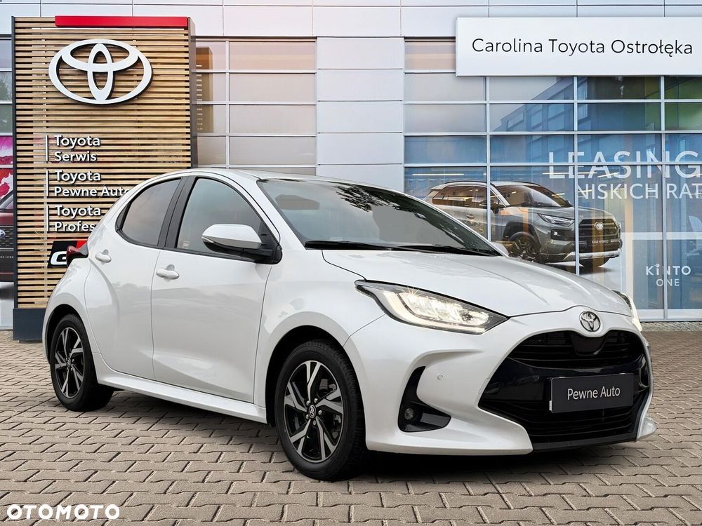 Toyota Yaris Hybrid 2025 photo 2