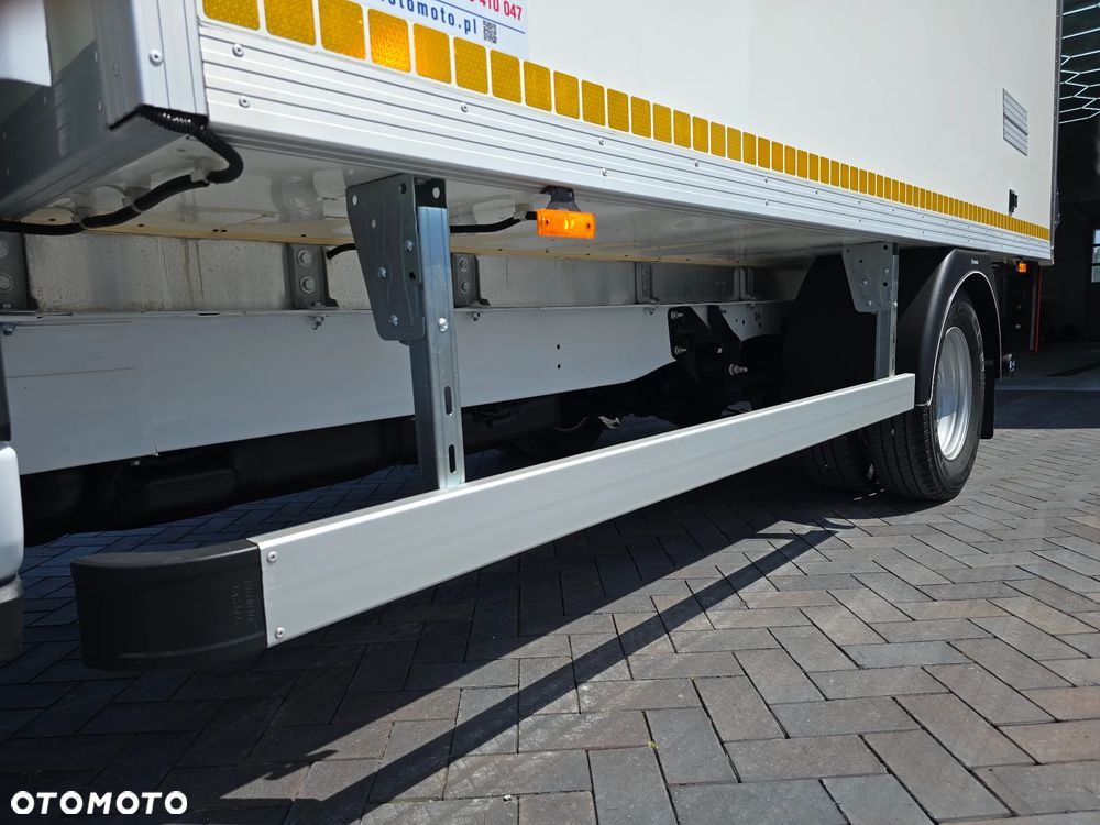 Ford TRANSIT 350-170 IZOTERMA WINDA 750Kg 48 Tyś Km SERWIS ASO FORD DO OSTATNIEGO Km SALON PL STAN JAK NOWY TEMPOMAT KLIMA ELKTRYKA ASYSTEN KIEROWCY WZMOCNIONE TYLNE ZAWIESZENIE RESOR + PODUSZKI PNEŁMATYCZNE - 21