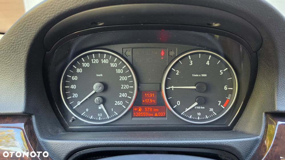 BMW Seria 3 318i - 39