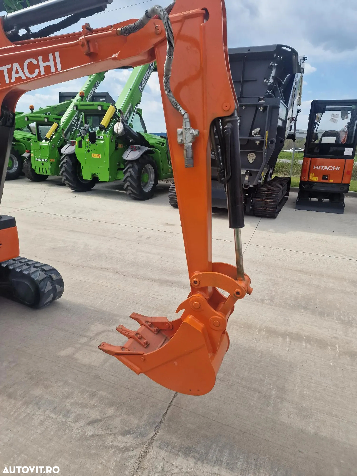Hitachi ZX19, 2 tone, 2021, 1.689h, 19.900EUR+tva, CUPLA RAPIDA+3 cupe noi, rotire in gabarit, latime 1m, extinsii senile la 1,3m, FARA CABINA,  16CP, Inst picon, posibilitate leasing-PROMOTIE 19.900 EUR+Tva - 7