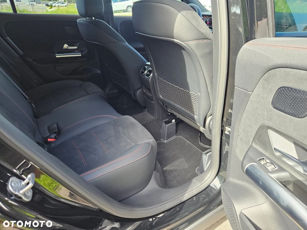 Mercedes-Benz GLA 200 d 8G-DCT AMG Line - 11