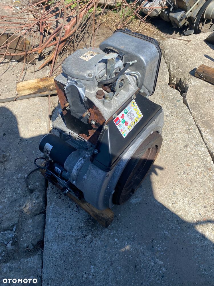 Silnik hatz supra 1d81 - 3