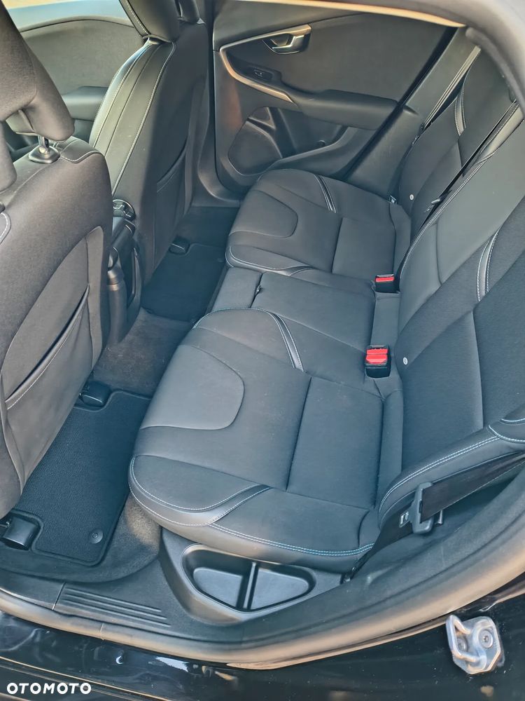 Volvo V40 D2 Momentum - 16