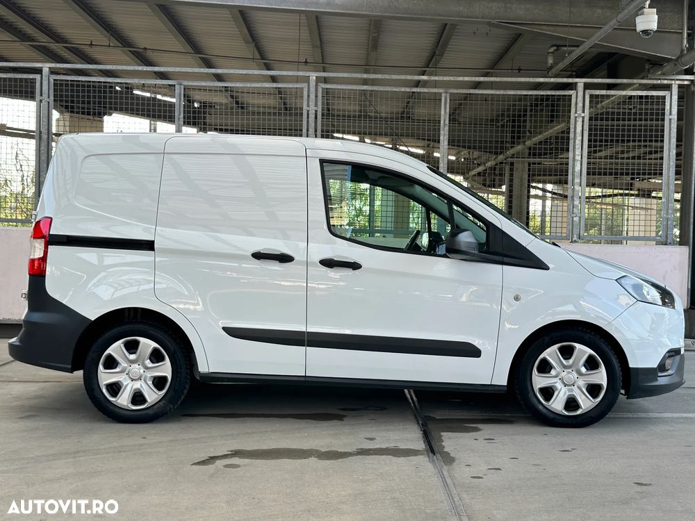Ford Courier Van - 8