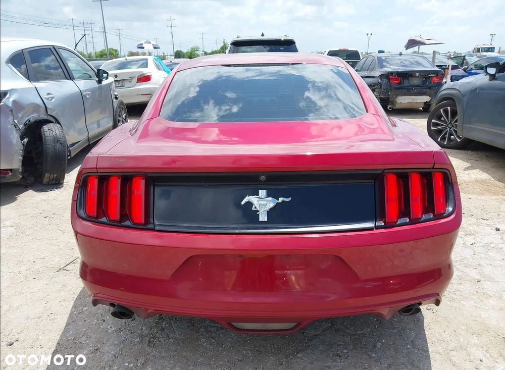 Ford Mustang - 3