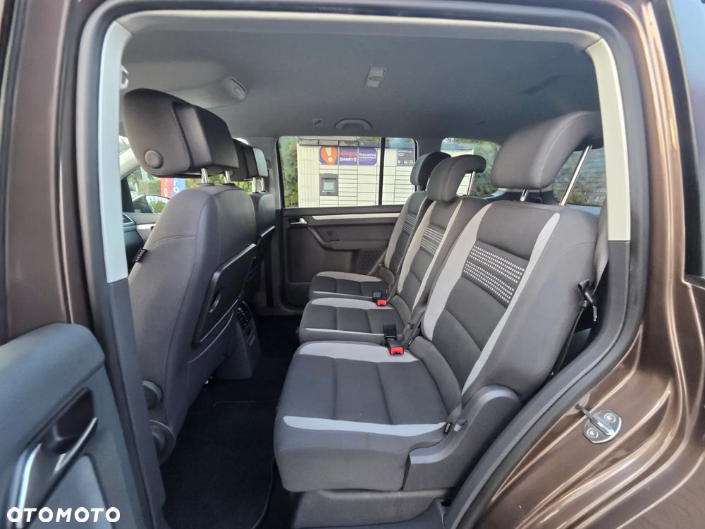 Volkswagen Touran 2.0 TDI DPF DSG Highline - 30