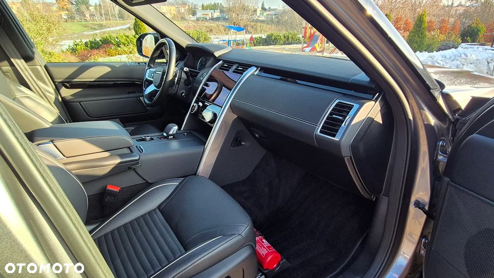 Land Rover Discovery 2.0 P300 R-Dynamic SE - 7