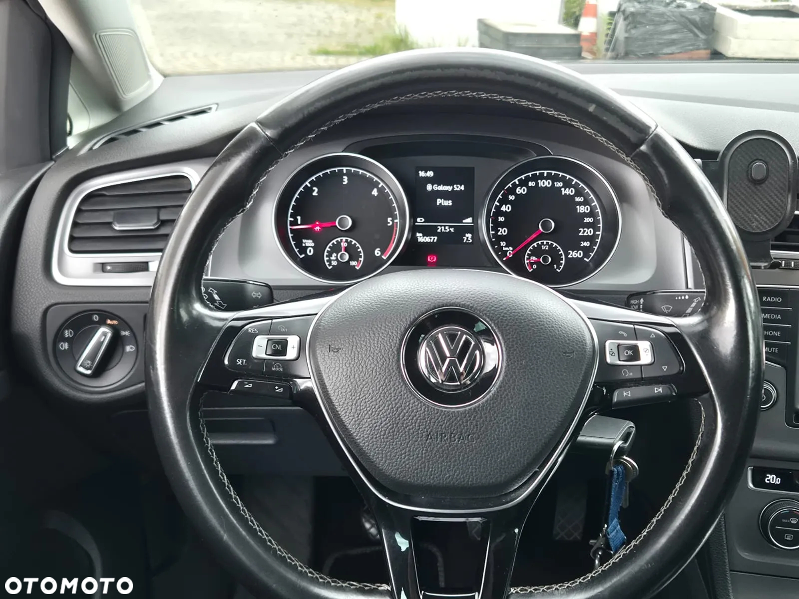 Volkswagen Golf - 11