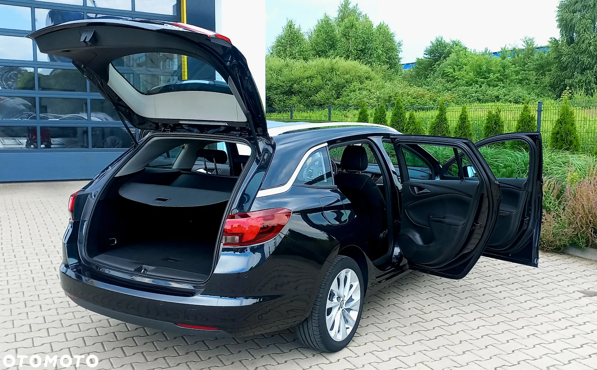 Opel Astra 1.4 Turbo Edition - 10