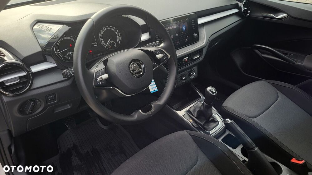 Skoda Fabia - 10