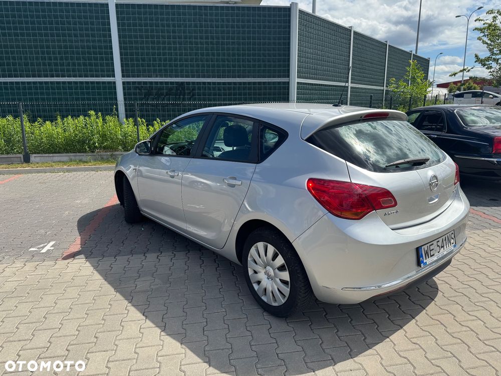 Opel Astra 1.7 CDTI Enjoy - 6