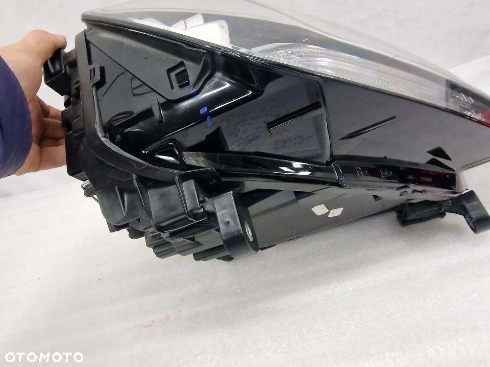 AUDI Q2 81A 16- PRAWA LAMPA PRZEDNIA PRZÓD ZWYKŁA , NR 81A941004 , NR AUKCJI LA733 - 7