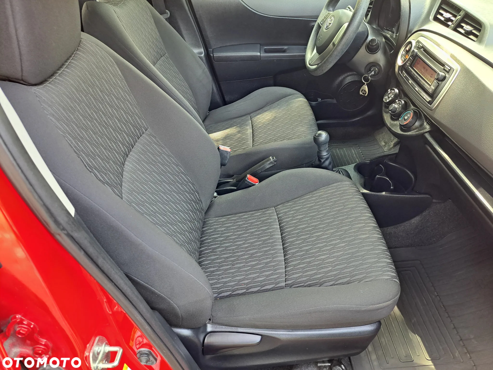 Toyota Yaris 1.0 Premium - 18