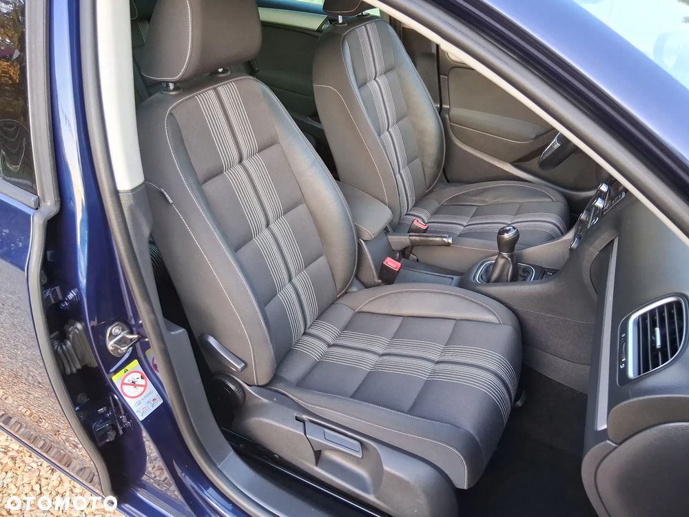 Volkswagen Golf 2.0 TDI DPF MATCH - 9