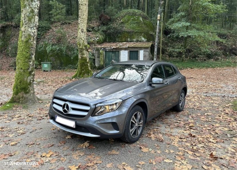 Mercedes-Benz GLA 180 7G-DCT Activity Edition - 3